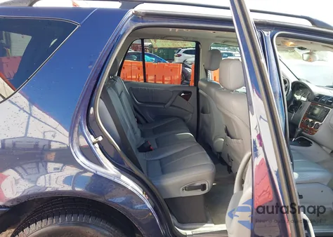 2000 Mercedes-Benz Ml 320 z USA, uszkodzony, nr VIN 4JGAB54E6YA211724